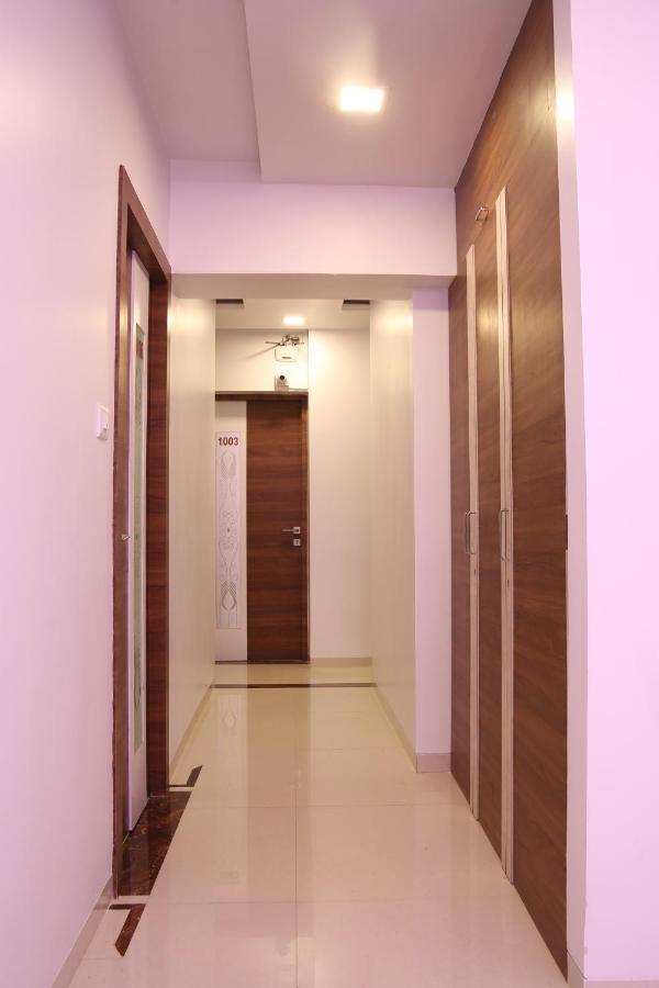 Hotel Apple Inn Нави Мумбаи Экстерьер фото