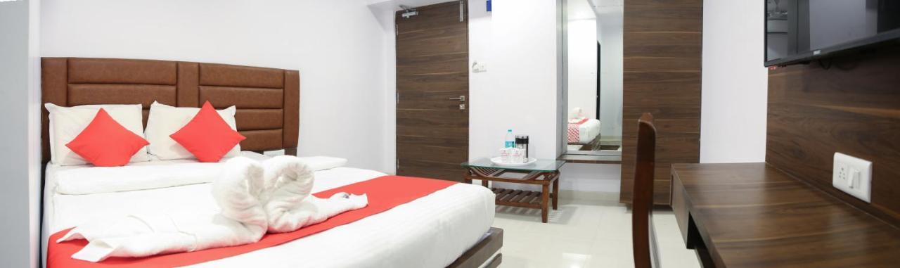 Hotel Apple Inn Нави Мумбаи Экстерьер фото
