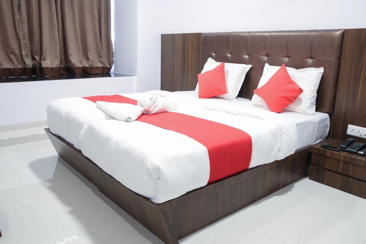 Hotel Apple Inn Нави Мумбаи Экстерьер фото