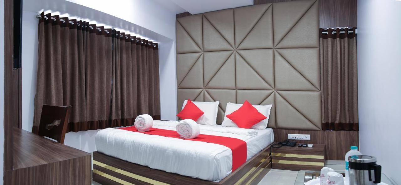 Hotel Apple Inn Нави Мумбаи Экстерьер фото