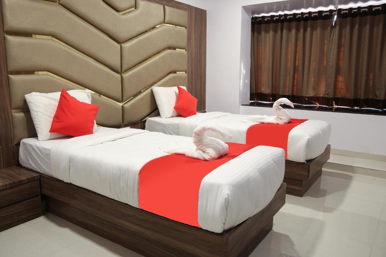 Hotel Apple Inn Нави Мумбаи Экстерьер фото