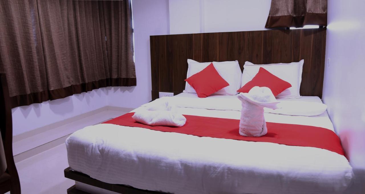 Hotel Apple Inn Нави Мумбаи Экстерьер фото