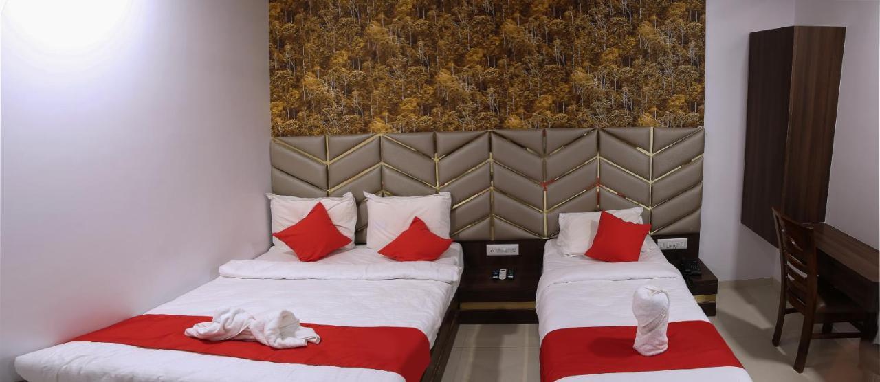 Hotel Apple Inn Нави Мумбаи Экстерьер фото