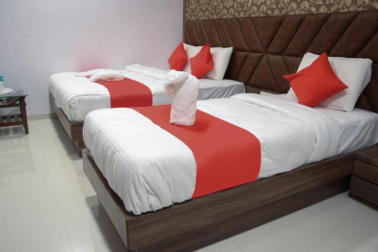 Hotel Apple Inn Нави Мумбаи Экстерьер фото